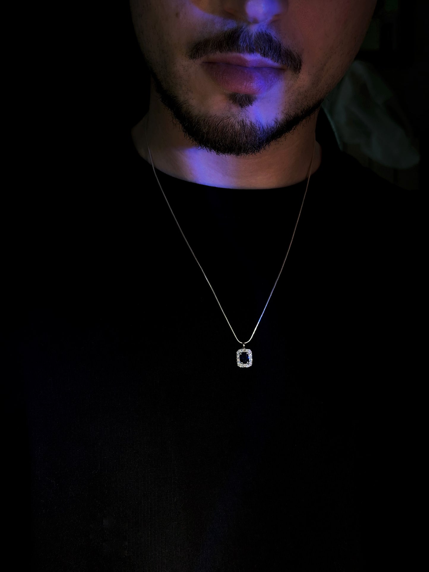 Pendentif KYANEOS